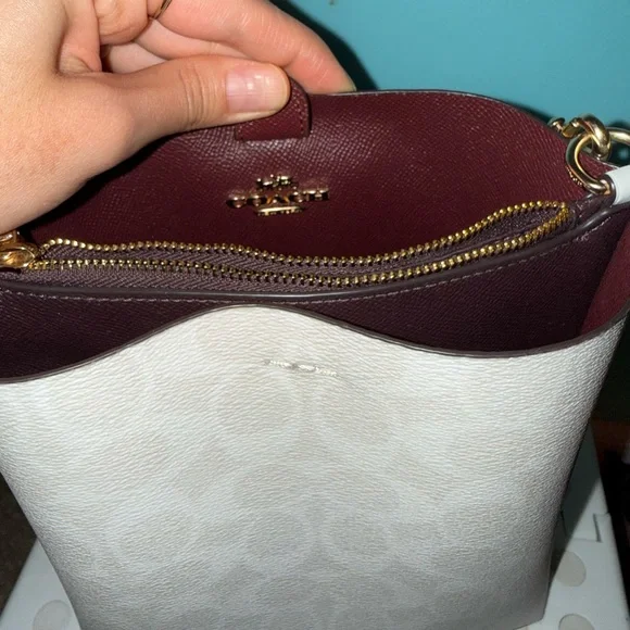 Coach Cream Bag with Gold Accents - Picture 6 of 6